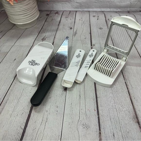 Pampered Chef White Kitchen Tool Set - Picture 1 of 4